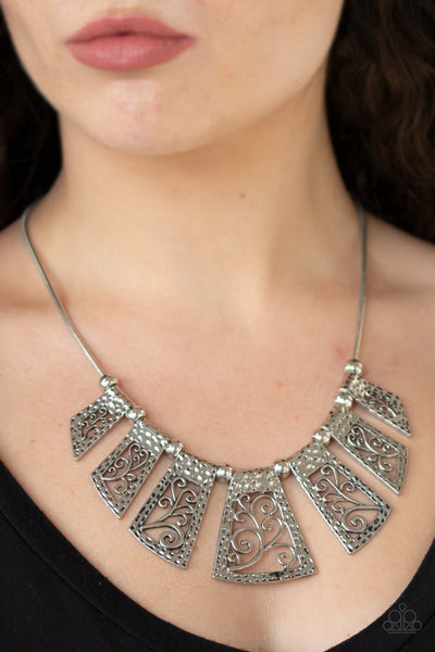 Paparazzi Vintage Vineyard - Silver