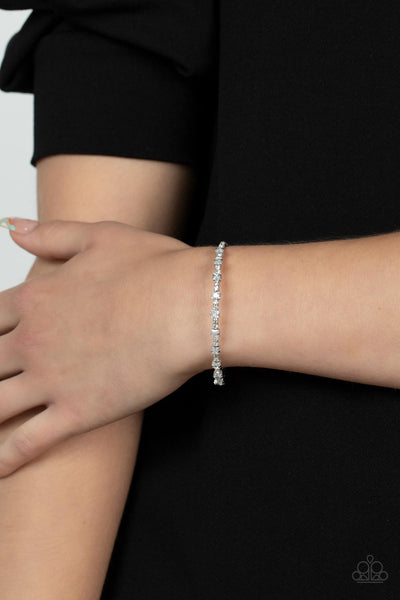 Paparazzi Timelessly Tiny - White Bracelet